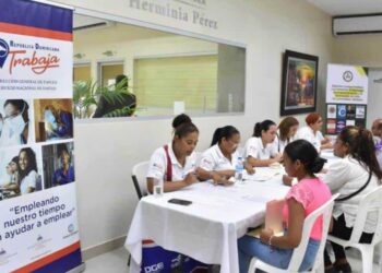 El Ministerio de Trabajo invita a una jornada y feria de empleos con 704 vacantes