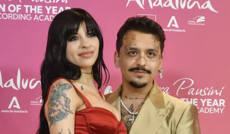 Cazzu causa polémica por borrar todas las fotos de su bebé Inti
