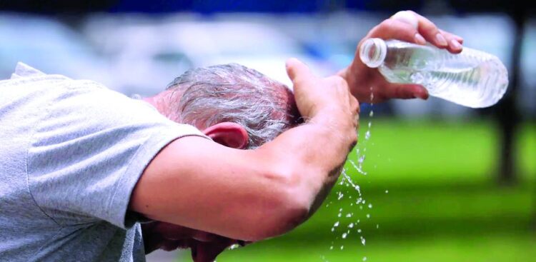 El clima dominado por mucho calor, lluvias y partículas del polvo del Sahara
