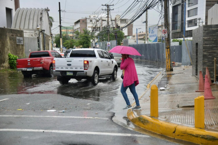 COE aumenta a 8 las provincias en alerta amarilla y mantiene 5 en verde