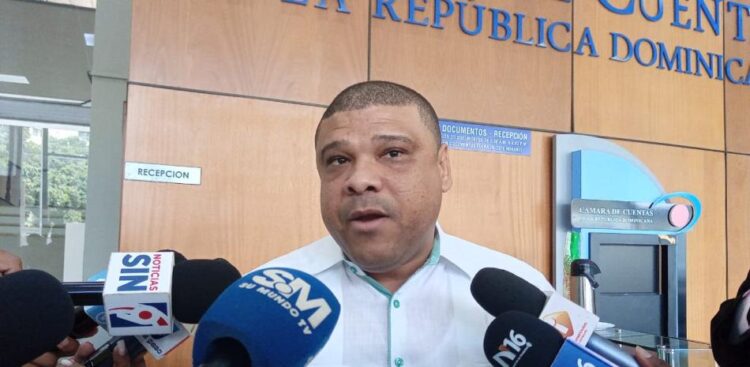 Faltando horas para vencerse plazo, nueve legisladores acuden a CC a depositar declaración jurada