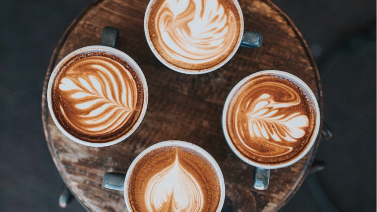 Investigación muestra que tres tazas de café diarias disminuyen el riesgo de enfermedades