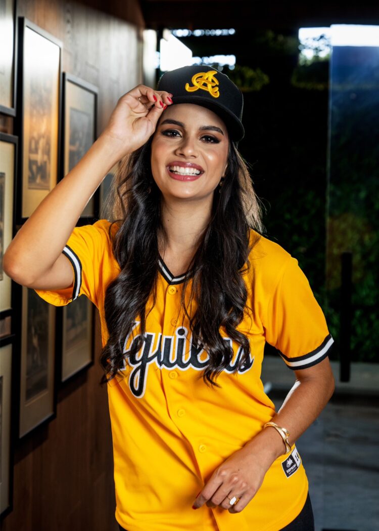 LA MADRINA DE LAS AGUILAS CIBAEÑAS 24-25 MARIA VICTORIA BAYO DESDE EL MISS MUNDO DOMINICANA