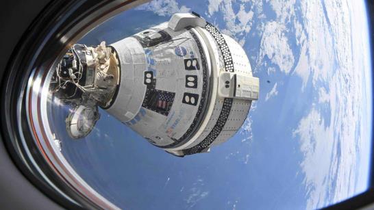 Cápsula espacial de Boeing vuelve a la Tierra sin dos astronautas de la NASA