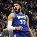 Dominicano Karl-Anthony Towns Se Traslada a Nueva York en Intercambio con los Knicks