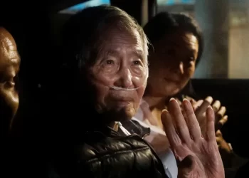 El expresidente de Perú Alberto Fujimori “está luchando” por su salud, dice su médico