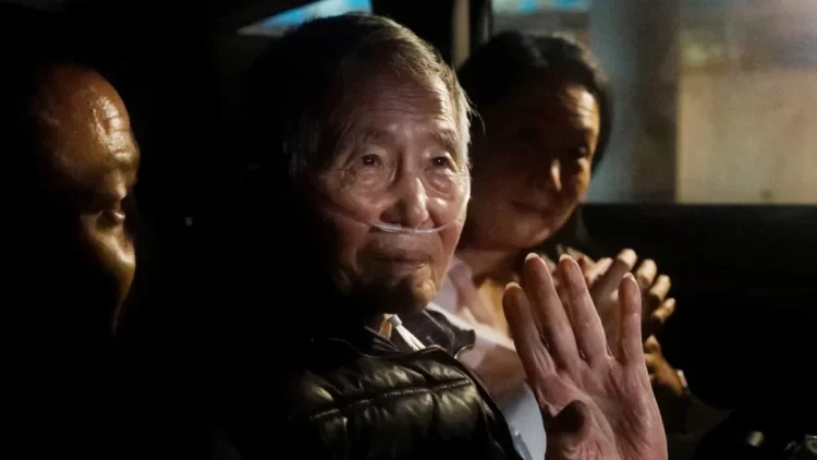 El expresidente de Perú Alberto Fujimori “está luchando” por su salud, dice su médico