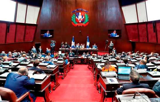 Analizan métodos para reducir número de diputados en reforma constitucional