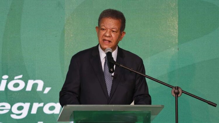 Leonel Fernández denuncia esquema de corrupción y espionaje entre Intrant y Transcore Latam