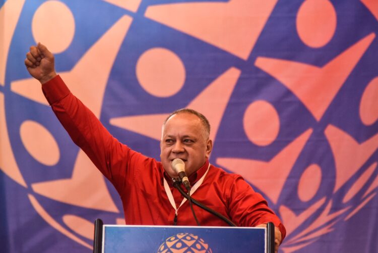 Diosdado a Abinader: Pague primero los 350 millones de dólares que le debe a Venezuela en petróleo