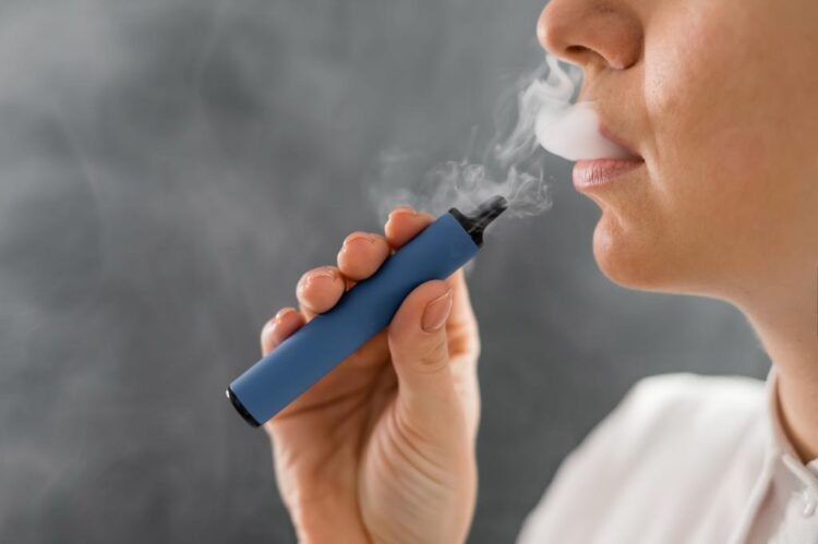 El vapeo deteriora la condición física de los jóvenes al igual que el cigarrillo