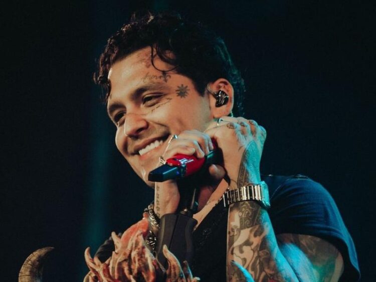 Christian Nodal en estado delicado