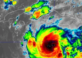 Huracán Rafael avanza hacia Cuba