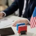 El USCIS advierte a inmigrantes sobre fraudes en ofertas de trabajo falsas