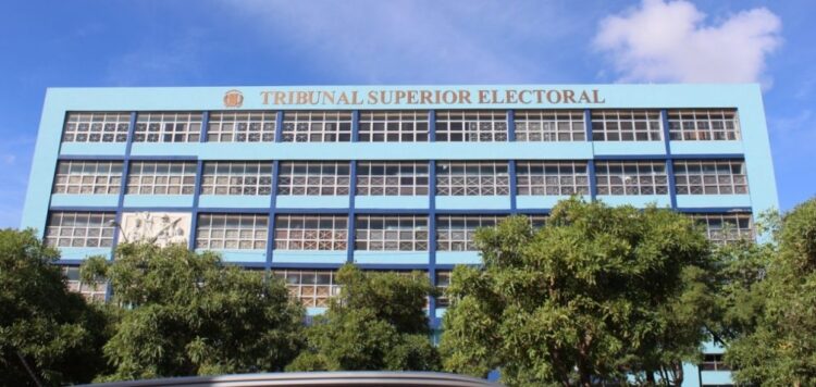 Oposición rechaza ley que otorga al TSE competencia sobre gremios profesionales