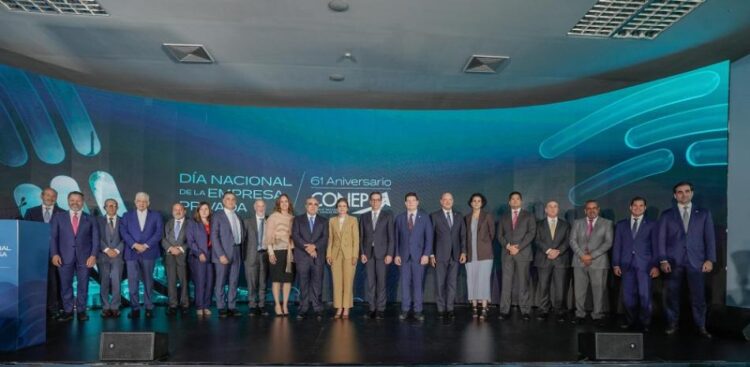 Empresarios y sindicatos “trancados” en la cesantía