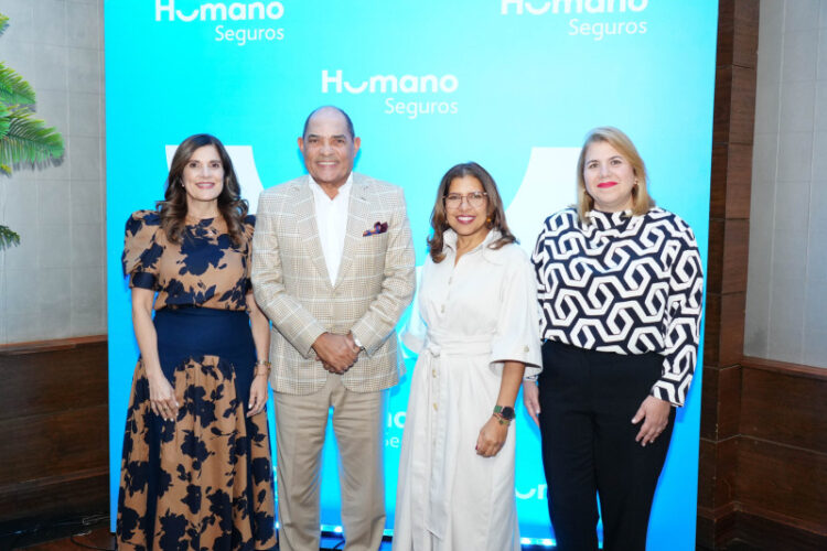 Humano Seguros festeja la Navidad con periodistas