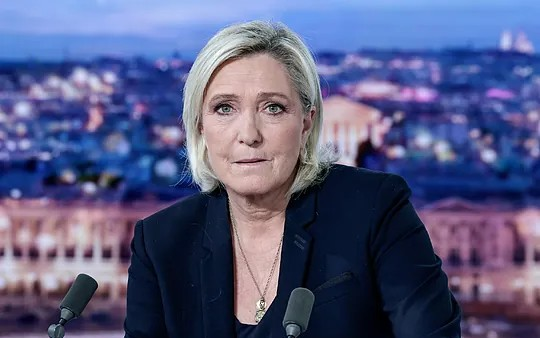 La estrategia de Marine Le Pen, poder en la sombra