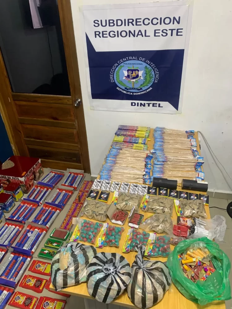 La Policía desarticula red de venta ilegal de fuegos artificiales en La Romana
