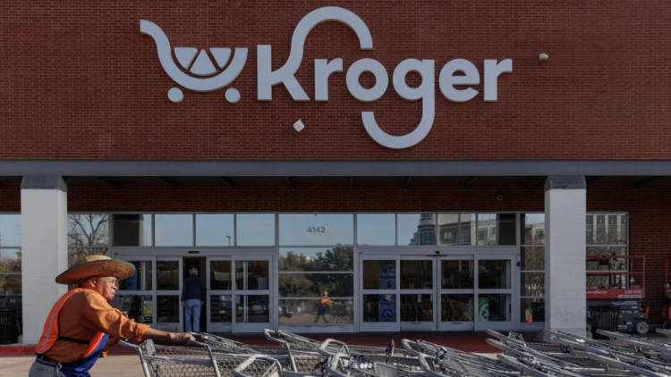 Una jueza federal bloquea la fusión más grande de supermercados de la historia