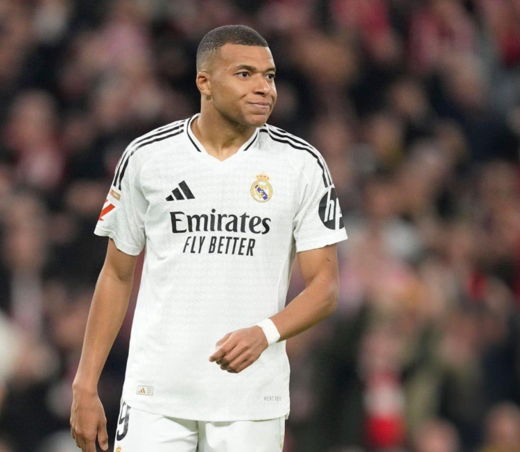 Mbappé pasa por el peor momento de su carrera futbolística