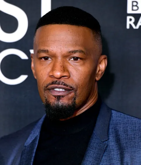 Jamie Foxx Habla Abiertamente Sobre Su Derrame Cerebral y Recuperación: «Vi el Túnel»