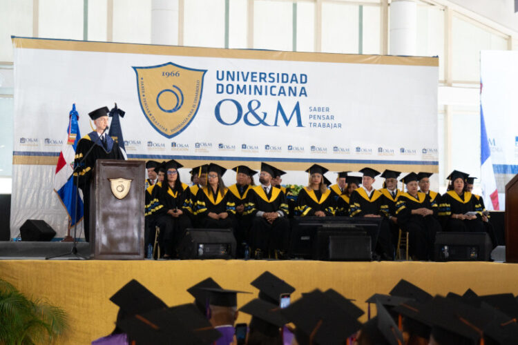 Universidad Dominicana O&M gradúa 1,913 nuevos profesionales