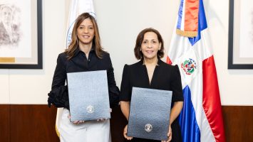 Unibe y APAP firman convenio para impulsar la educación continua
