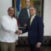 TSE y Pasaportes firman acuerdo para corregir errores en actas de nacimiento