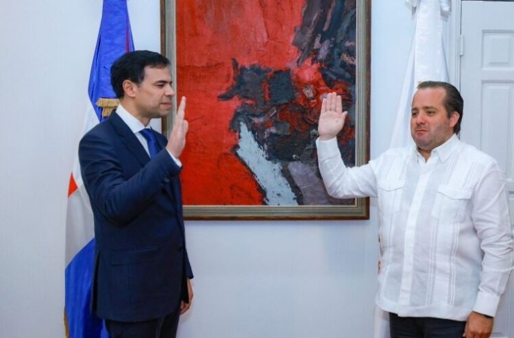 Roberto Ángel Salcedo asume el cargo como nuevo Ministro de Cultura