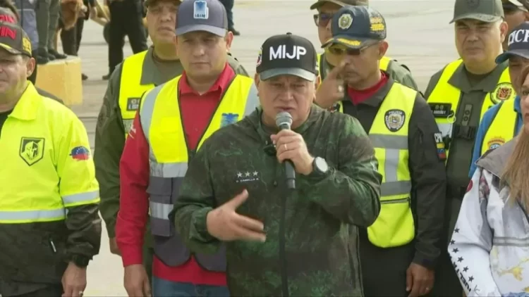 Anuncian la llegada a Venezuela de niña separada de su madre deportada de EE. UU.