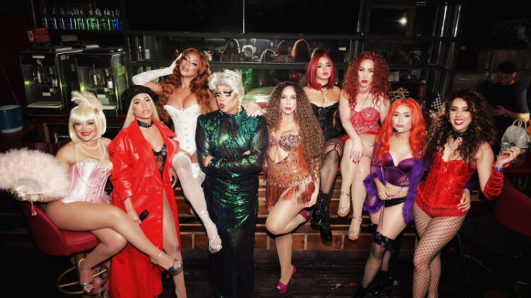 «Muñecas de Satín» se presenta en Nueva York con un elenco de noveles actrices como Excarlet Molina