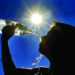 Exhortan a extremar precauciones ante ola de calor en el país