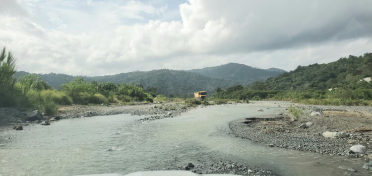 Río Nizao en peligro: denuncian extracción ilegal de materiales y deforestación en Rancho Arriba