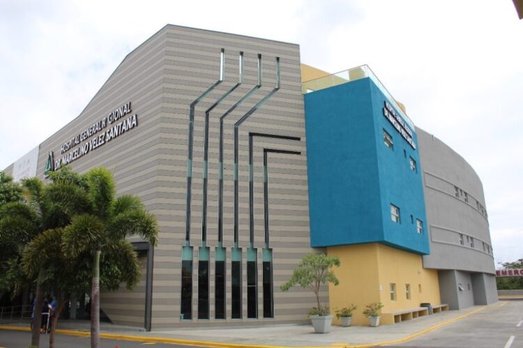 Hospital Marcelino Vélez suma 34 nuevas plazas médicas para 2025