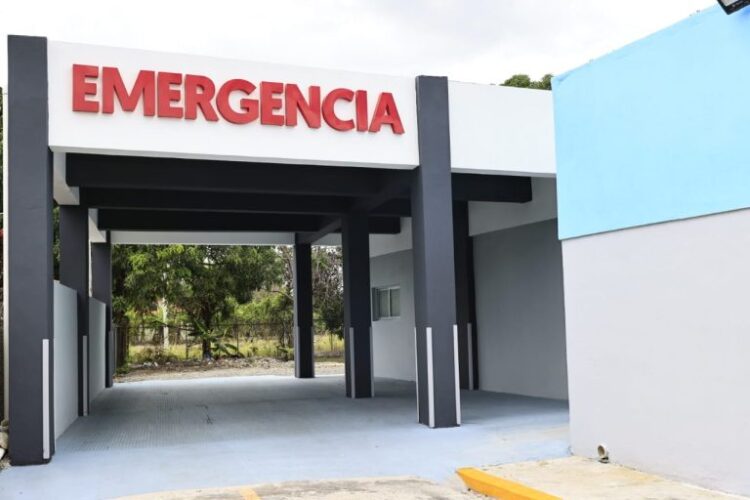 SNS entrega ampliada y remozada Emergencia del Hospital de Villa Tapia