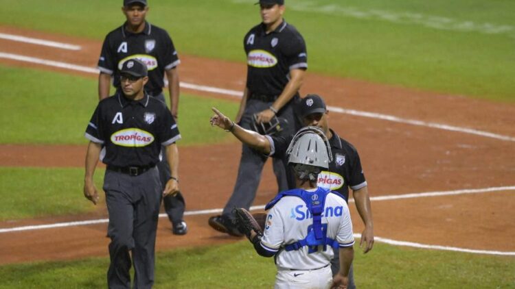 Prioridad para el árbitro dominicano; la Liga de Béisbol reactiva su Academia