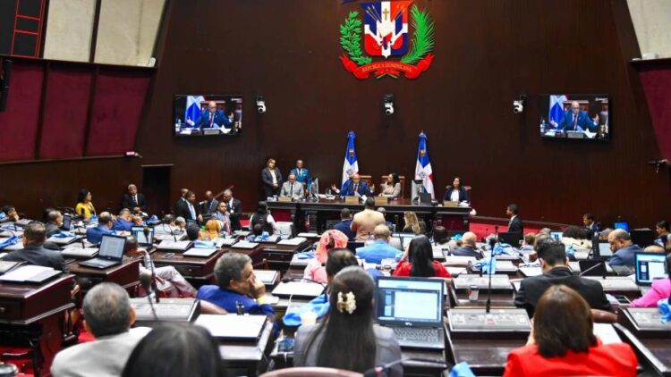 Diputados de la oposición exigen interpelación de Faride Raful y Ramón Antonio Guzmán ante la Cámara