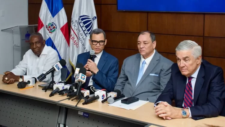 Más de 250,000 Trabajadores Turísticos se Beneficiarán de Aumento Salarial de hasta 30% Anunciado por el Gobierno