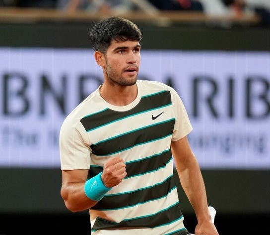 Alcaraz alcanza su segunda final en París tras la retirada de Musetti