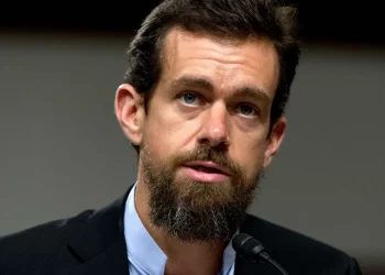 Mensajería encriptada Seguir Tema + El creador de Twitter lanza una app de mensajería encriptada que funciona sin internet