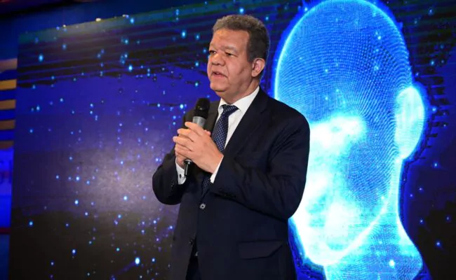 Leonel sobre desafíos de la IA: «La humanidad necesita una inteligencia artificial más inteligente»