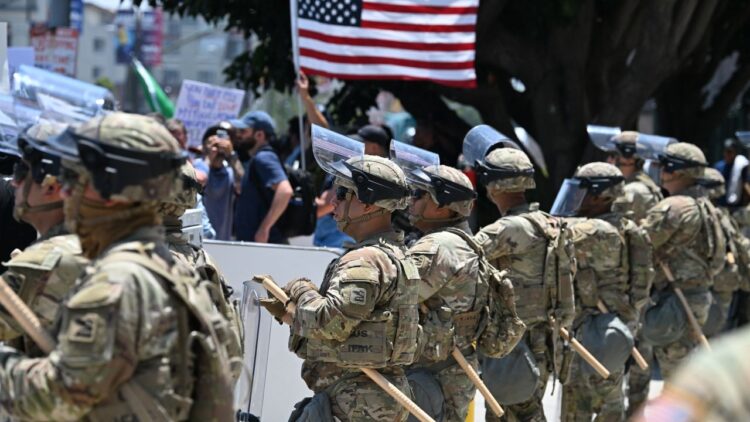 La militarización de las redadas migratorias en Los Ángeles: la operación en el Parque MacArthur y su impacto en la comunidad