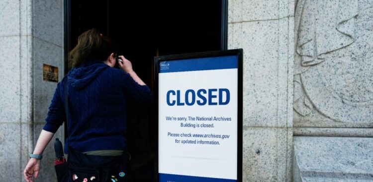 La Casa Blanca anuncia que comenzaron los despidos de empleados públicos en EEUU
