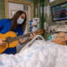 La música reduce la ansiedad en 7 de cada 10 pacientes
