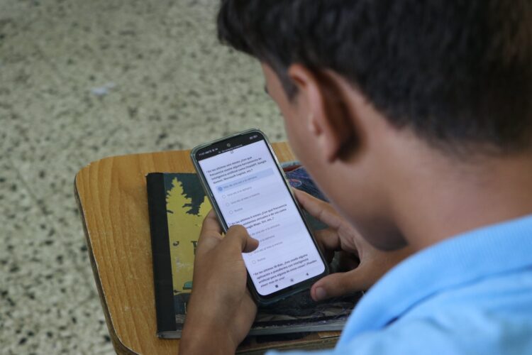 PNUD: Siete de cada diez dominicanos dice usar IA más de una vez a la semana