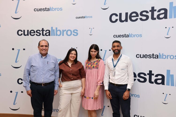 Cita con la autora: Karine Bernal Lobo se reúne con sus lectores en un Meet & Greet en Cuesta Libros.