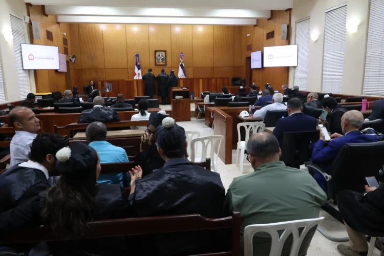 «Impacto en la sala: Imputado sufre desmayo y requiere asistencia médica tras escuchar duro testimonio.»