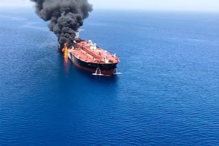 Un segundo buque petrolero japonés cruza el estrecho de Ormuz pese al bloqueo