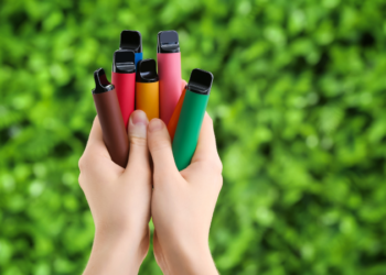 Cigarrillos electrónicos; Científicos alertan contra el peligro de los sabores y el diseño de los cigarrillos electrónicos.